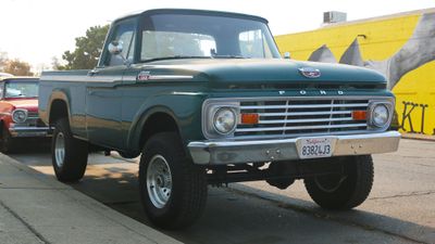 F100 green three quarters front right